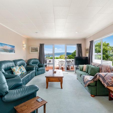 The White House - Taupo Holiday Home Екстериор снимка